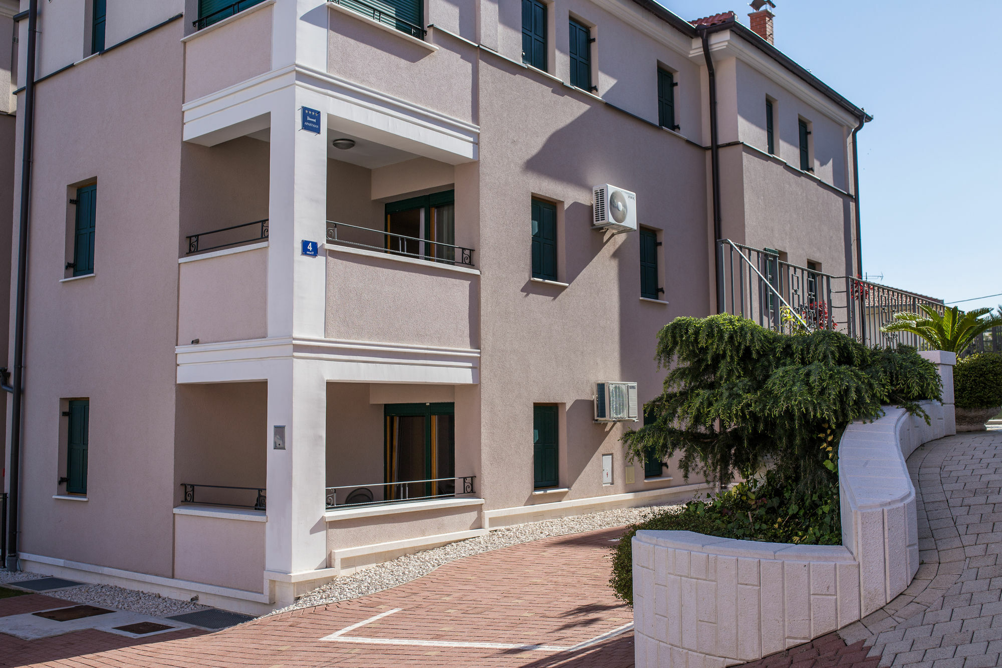 Apartments Villa Novak 1 Donji Okrug  Exterior photo